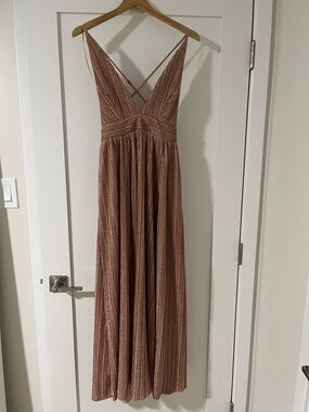 Elegant Rose Gold Pleated V-Neck Maxi Dress